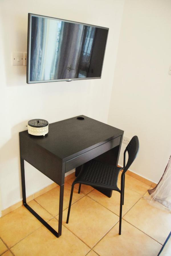 Raise Cosy Studio With Pool In ลิมาซอล ภายนอก รูปภาพ